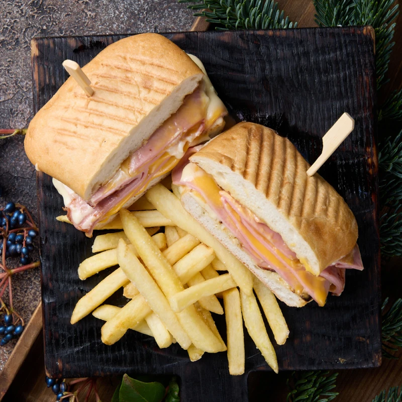 Бутер с Докторской колбасой, сыром и трюфельным Айоли 