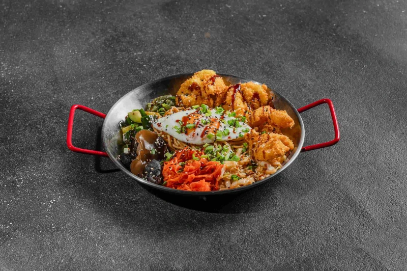 Жареный рамен с креветкой