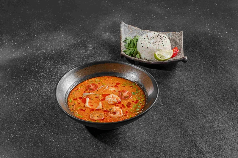 Том ям с морепродуктами