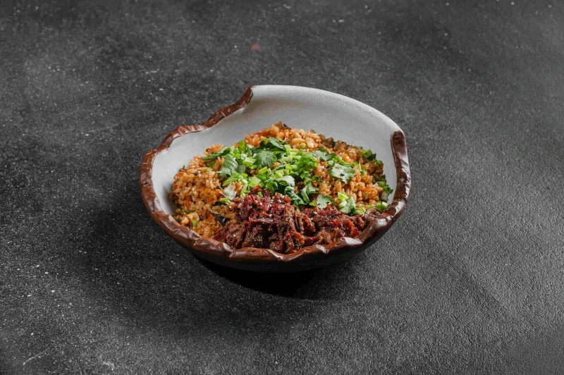 Жареный рис с говядиной