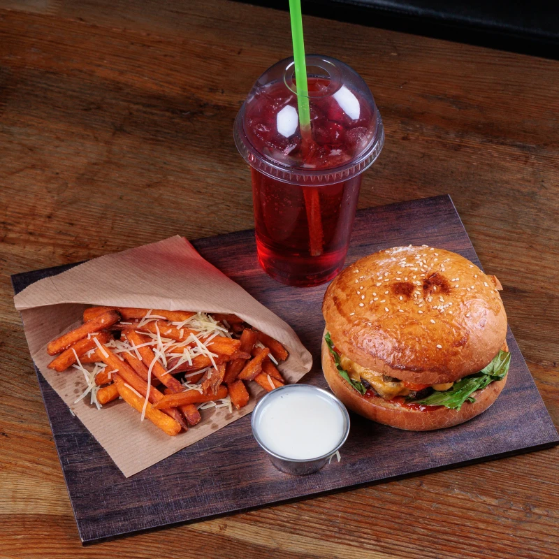 Обед "Чизбургер 3000 hot" 