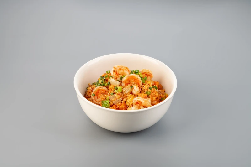 Жареный рис кимчи с морепродуктами