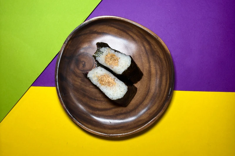 Онигири с Курицей Том Ям 