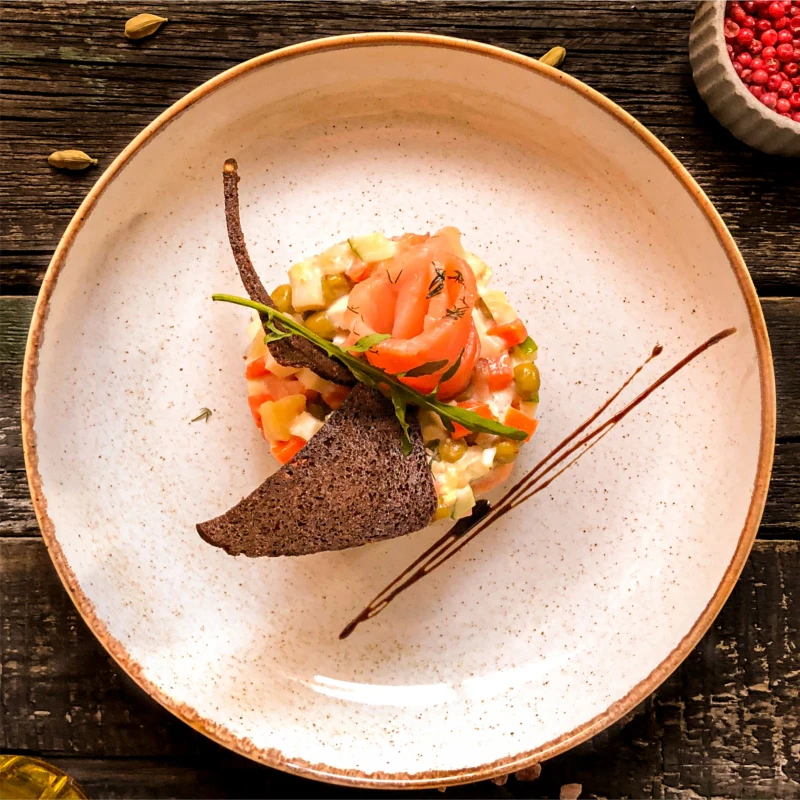 Салат Оливье с форелью