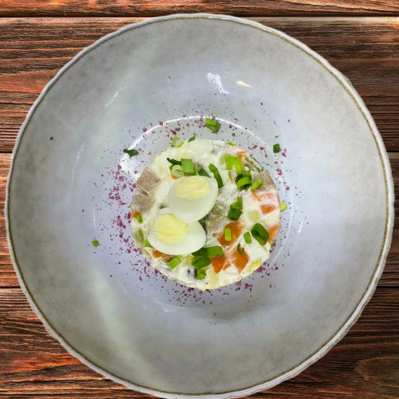 Салат Оливье с телячьим языком