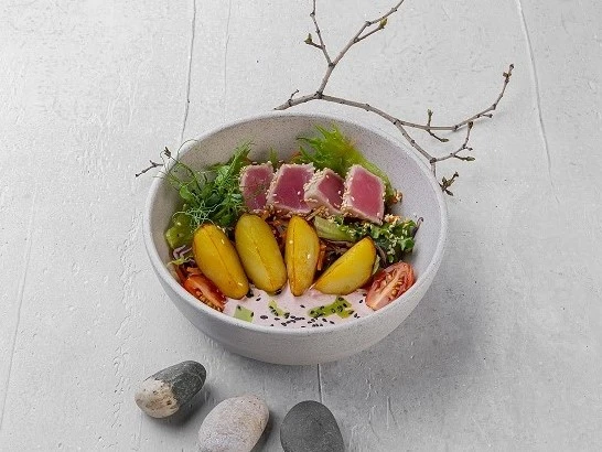 Салат с тунцом и молодым картофелем