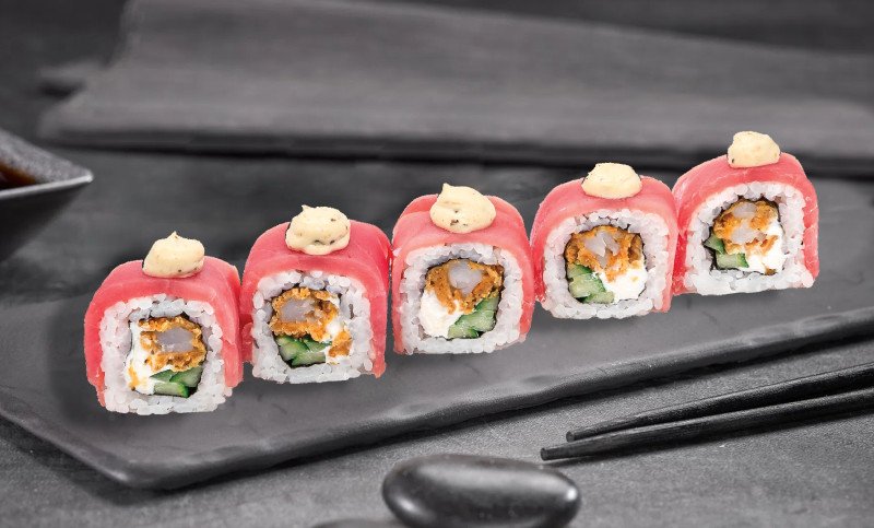 Шеф-ролл с креветкой и тунцом