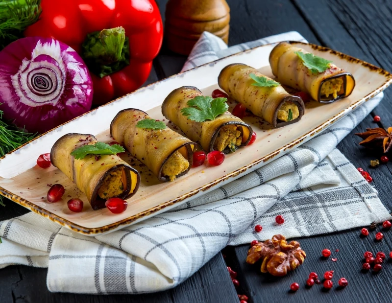 Рулетики из баклажанов с ореховой начинкой