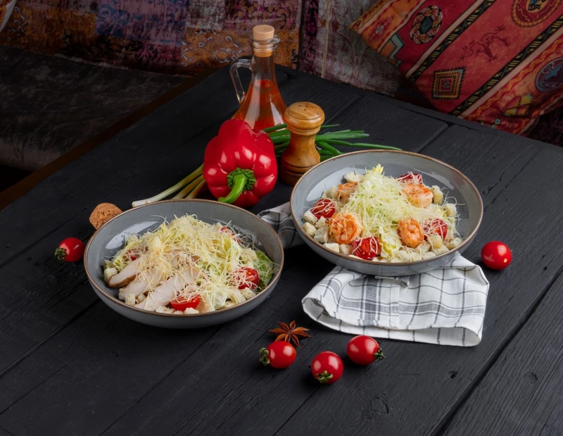 Салат Цезарь с креветками
