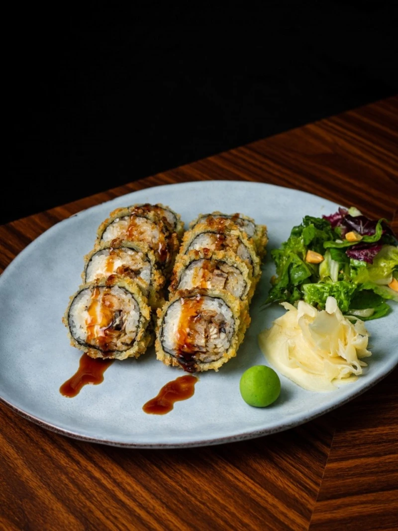 Кранч с угрем и вешенками в ореховом соусе