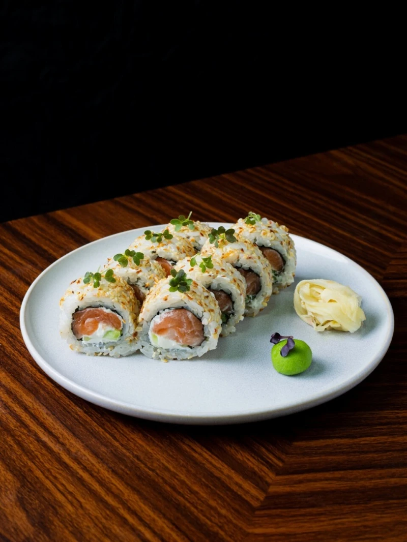 Копченая филадельфия в кунжуте юдзу