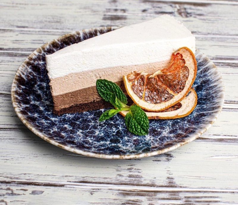 Три шоколада