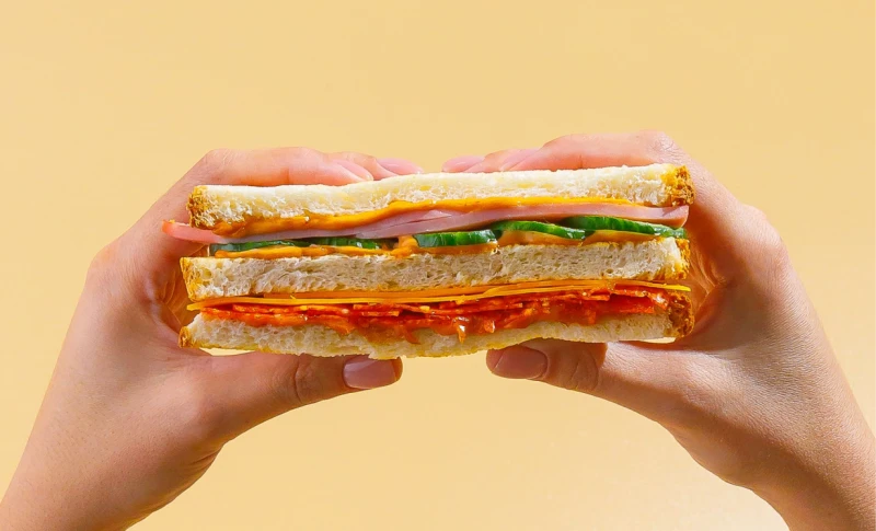 Сэндвич с ветчиной и пепперони