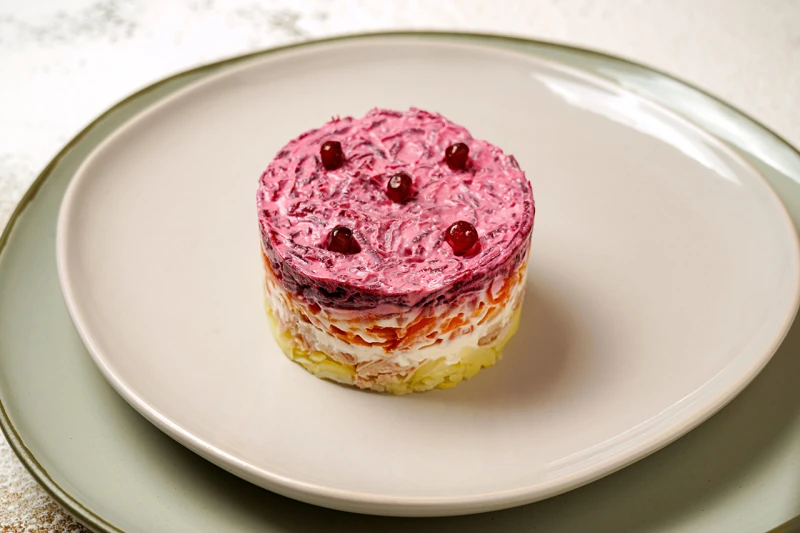 Салат "Гранатовый браслет"