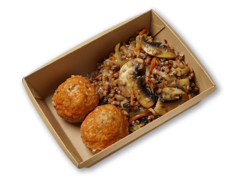 Митболы из индейки в томатном соусе с гречей и грибами