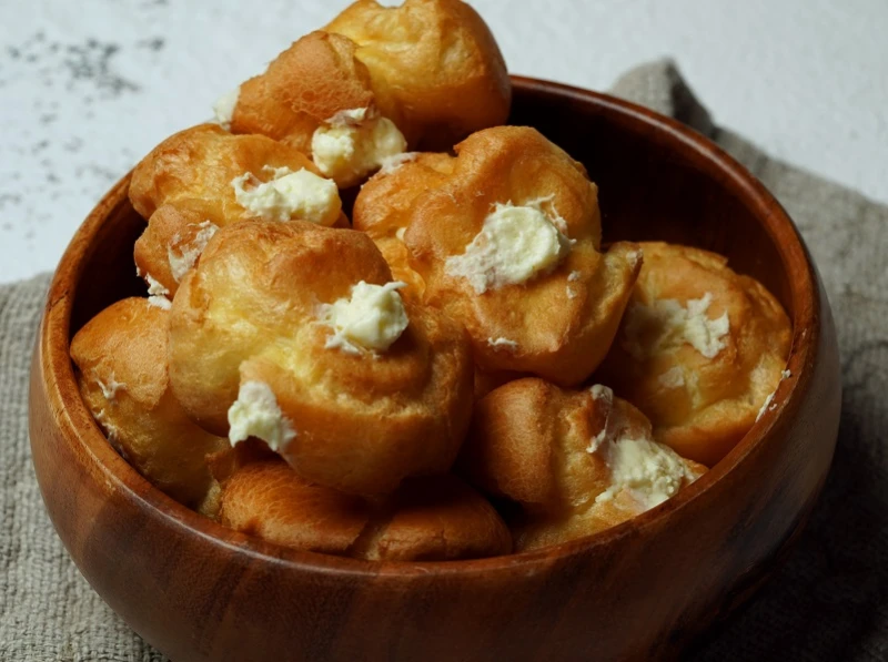 Профитроли со сливково заварным кремом