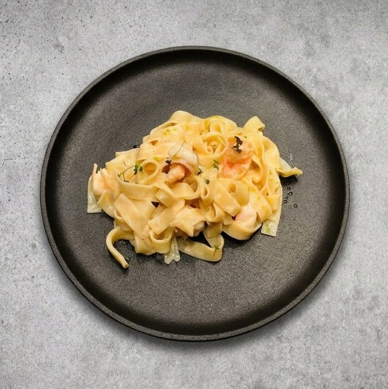 Фетучини с креветками в азиатском стиле