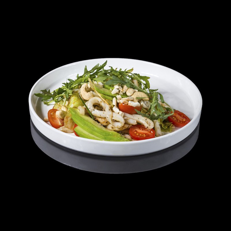 Салат с кальмаром и авокадо