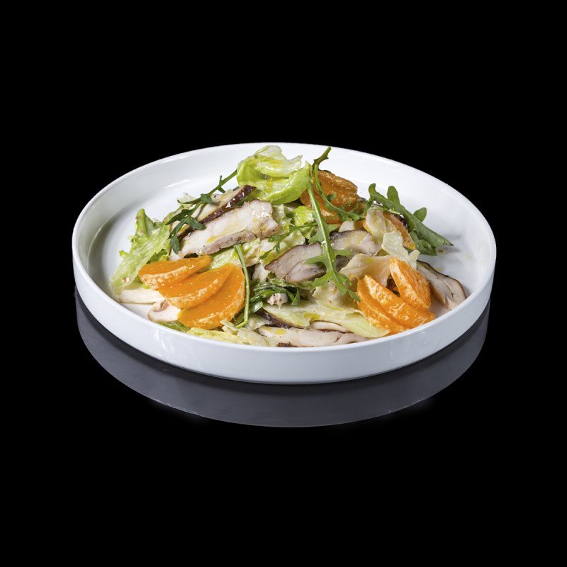 Салат с копченой курицей и мандаринами