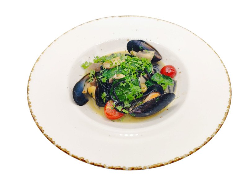 Паста Нери с мидиями и грибами