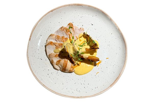 Куриная грудка с яблоком и соусом сливочный манго-чили