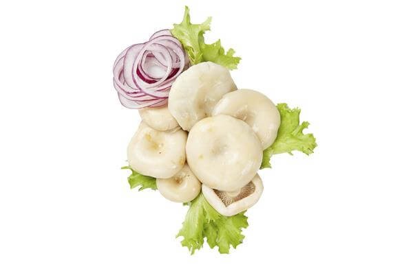 Грузди со сметаной