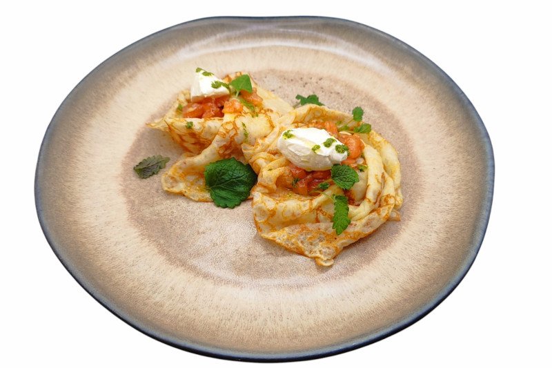 Блинчики с лососем и творожным сыром