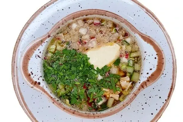 Окрошка с копченой курицей
