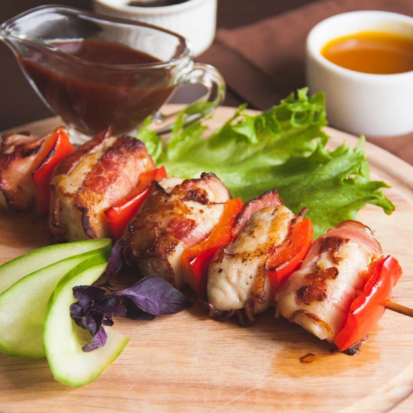 Шашлычок из курицы с беконом