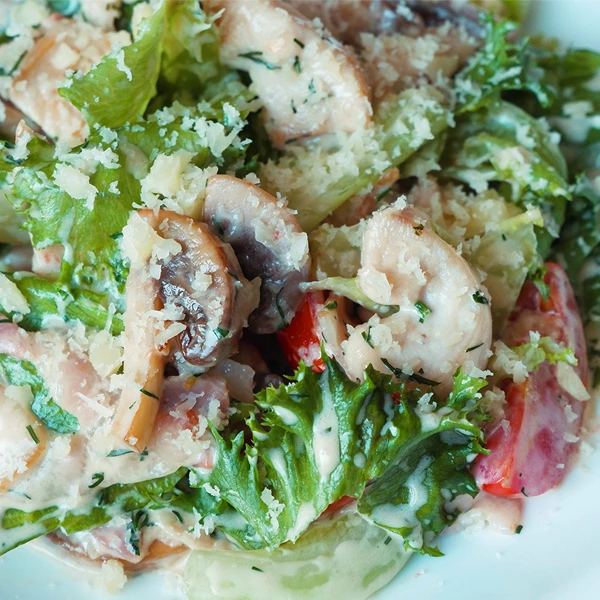 Теплый с курицей и грибами