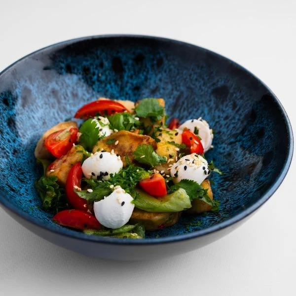 Салат с хрустящими баклажанами