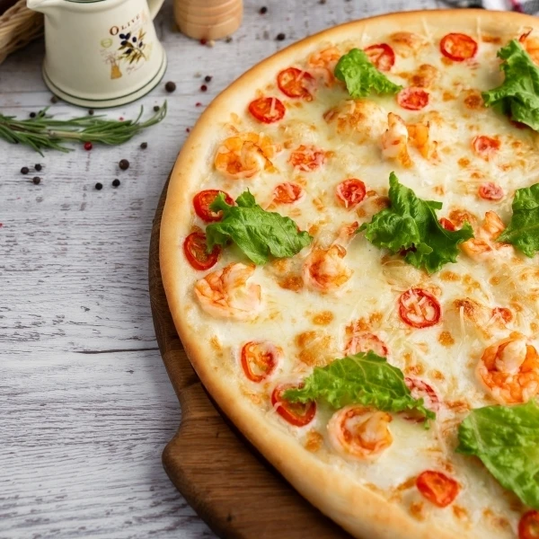 Пицца Цезарь с креветками 40 см