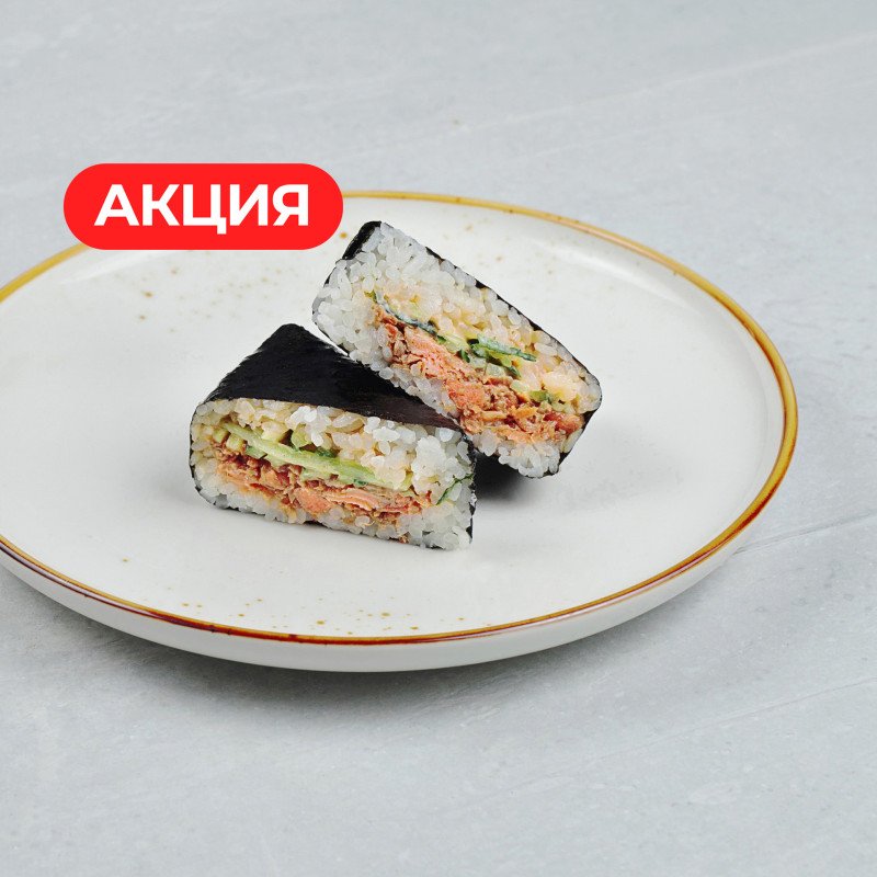 Онигири с терияки лососем