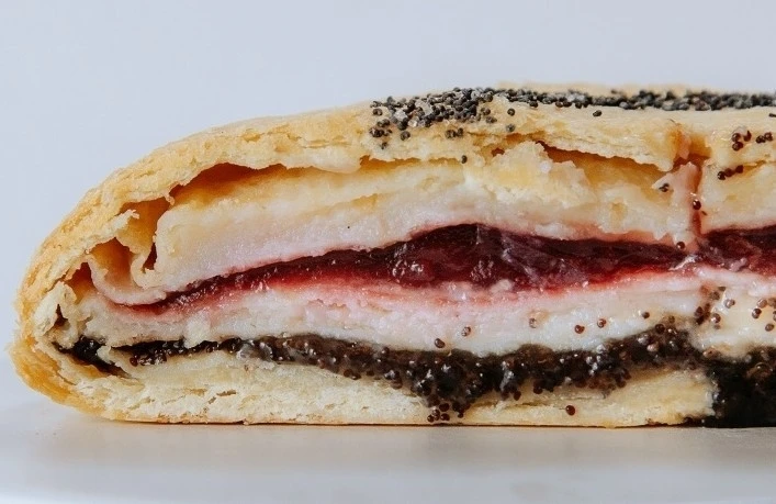 Курник с маком и вишней