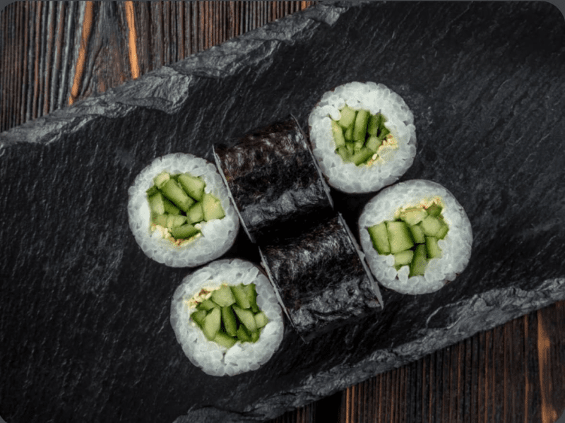 Ролл маки с огурцом