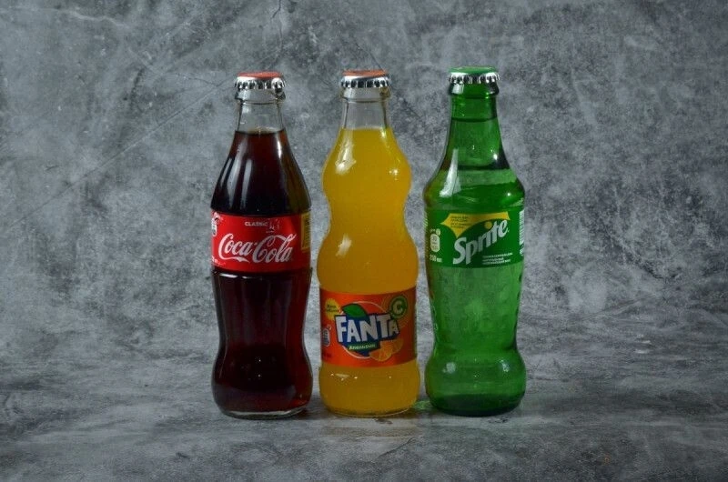 Газированный напиток в стекле