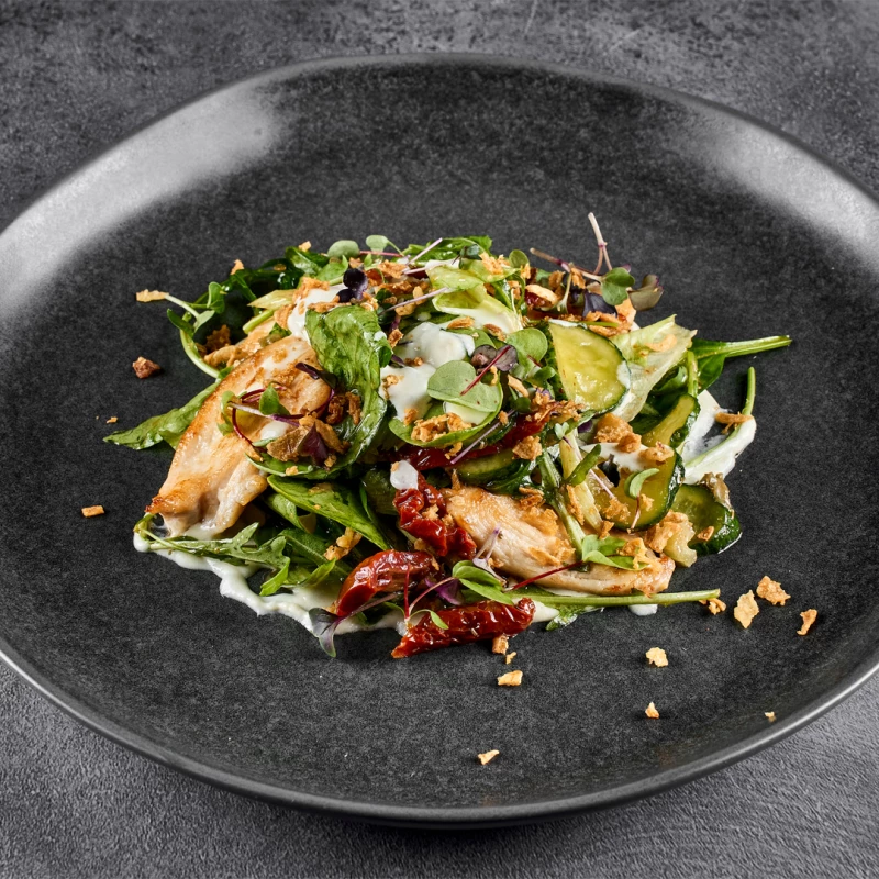 Салат с цыпленком и горгонзолой