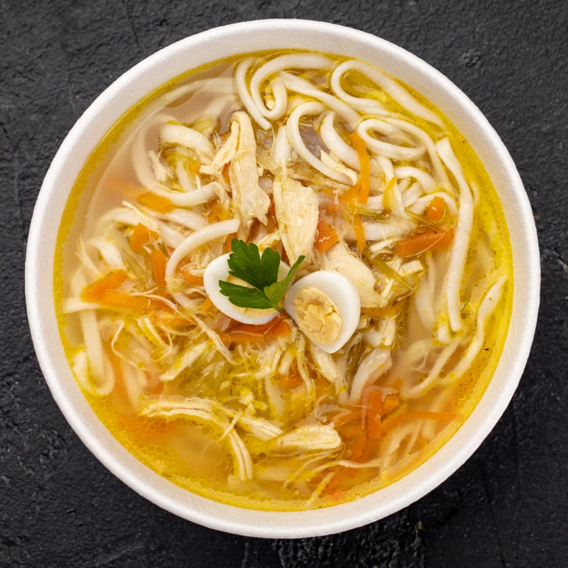 Куриный бульон с лапшой