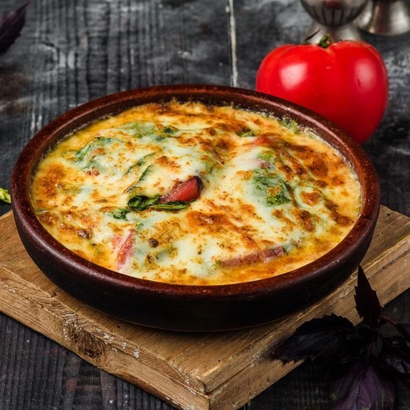 Томаты с сулугуни