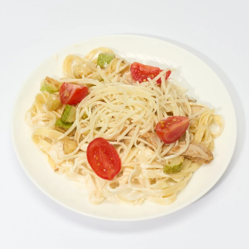 Паста с курицей и цукини