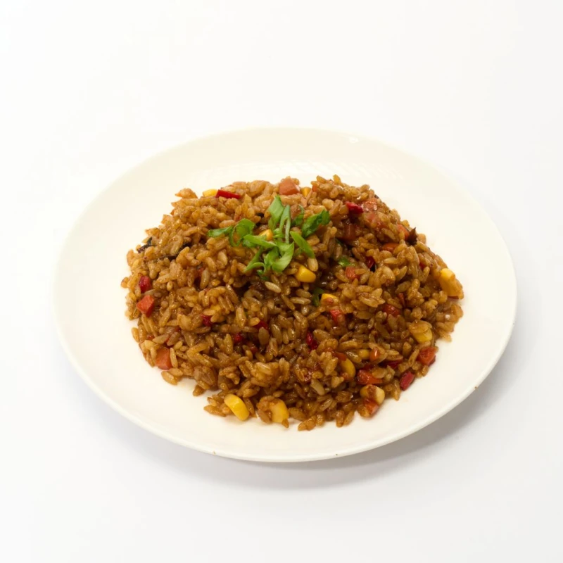 Жареный рис с овощами