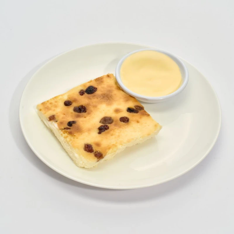 Запеканка творожная с изюмом