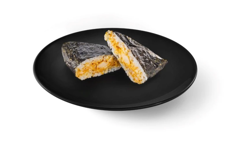 Онигири с куриным филе в соусе карри