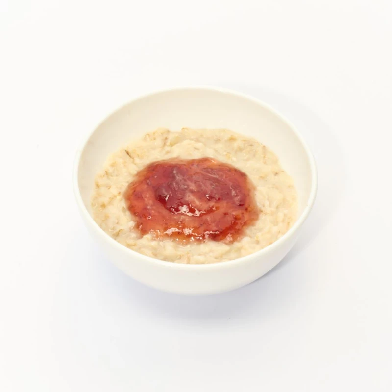Каша овсяная с ягодным джемом