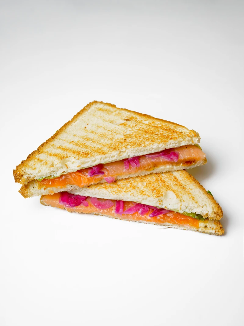 Сендвич с лососем