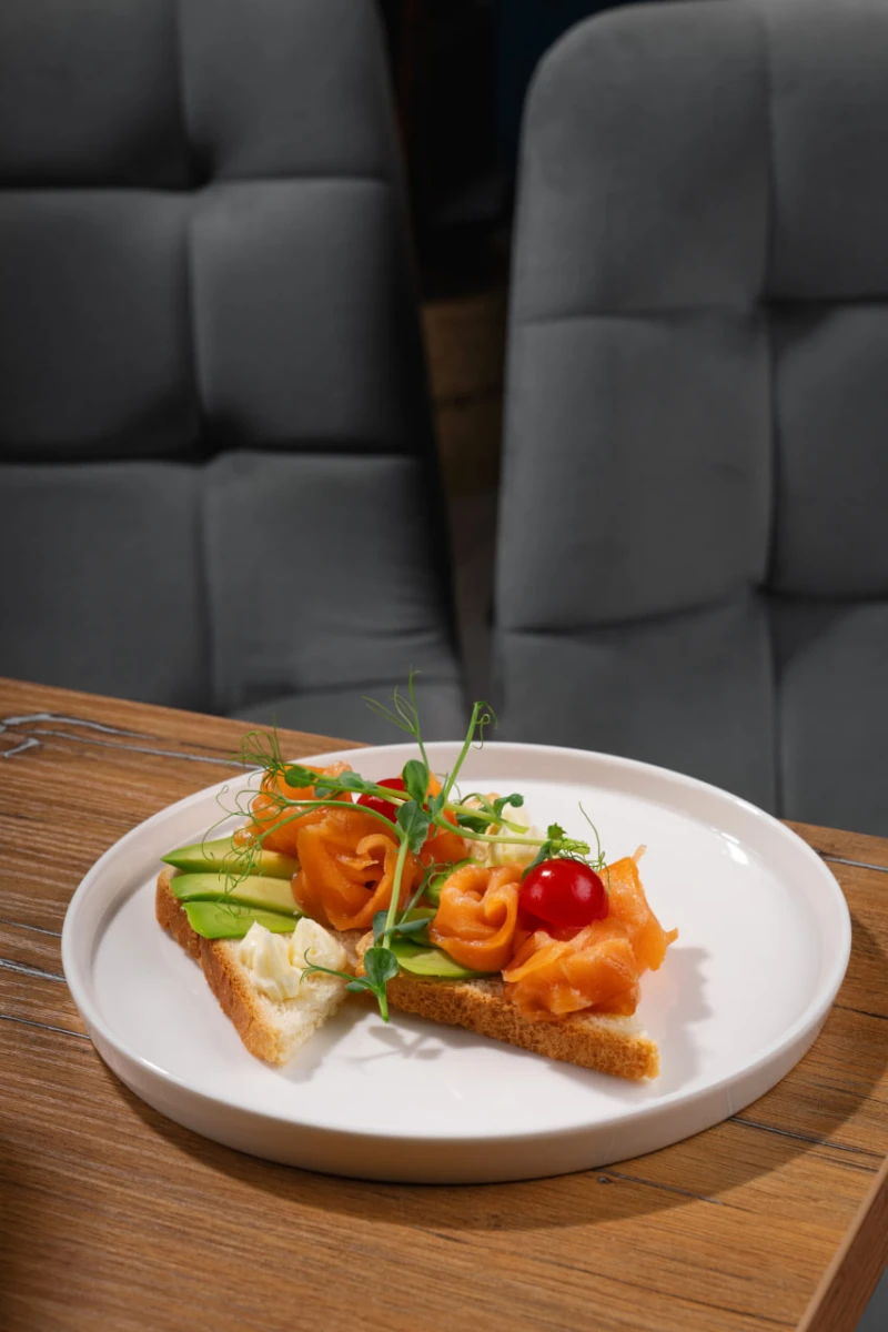 Тост Авокадо/Лосось