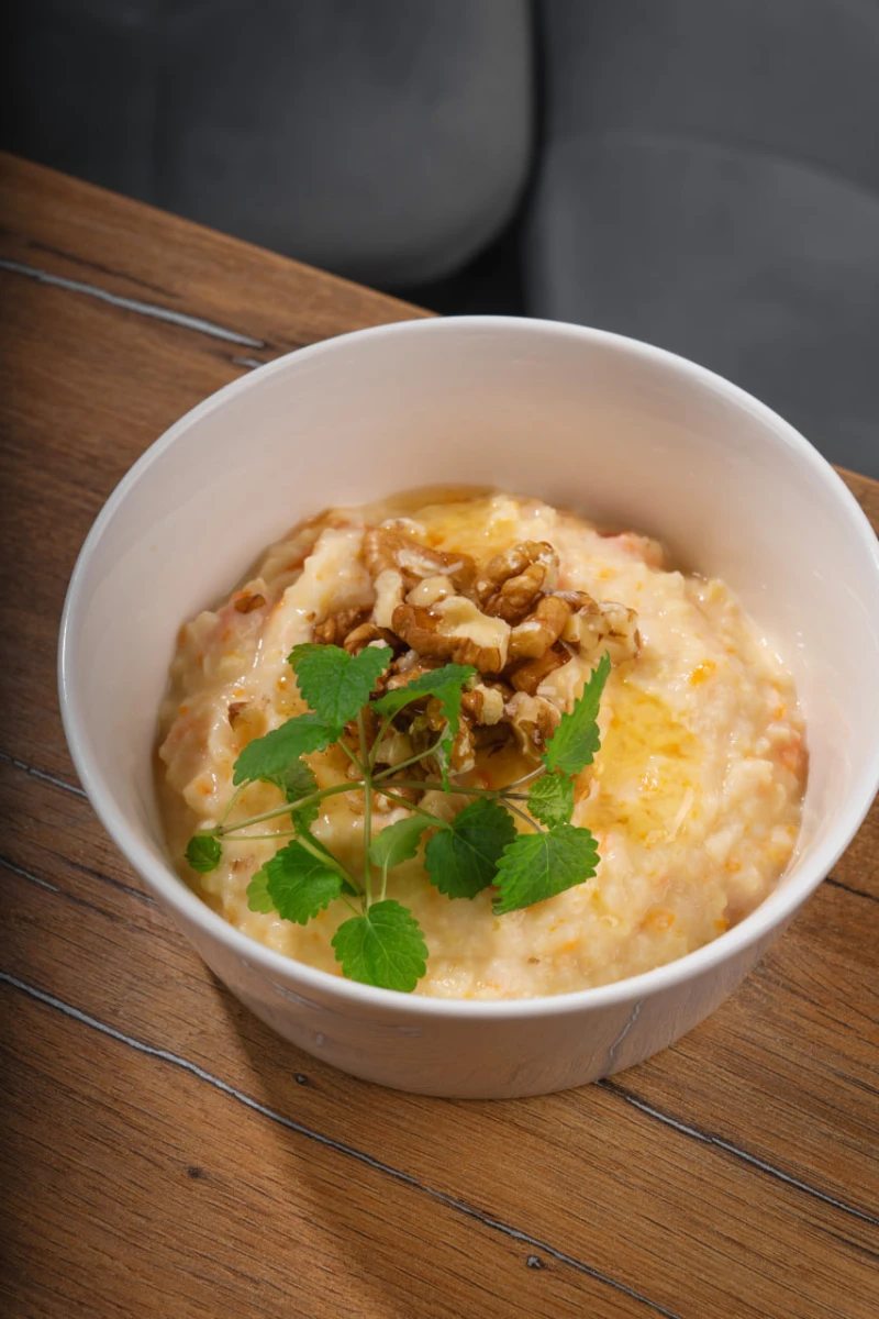 Каша дня с грецким орехом и медом
