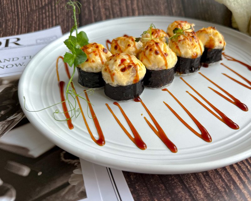 ролл Запеченный с морским окунем