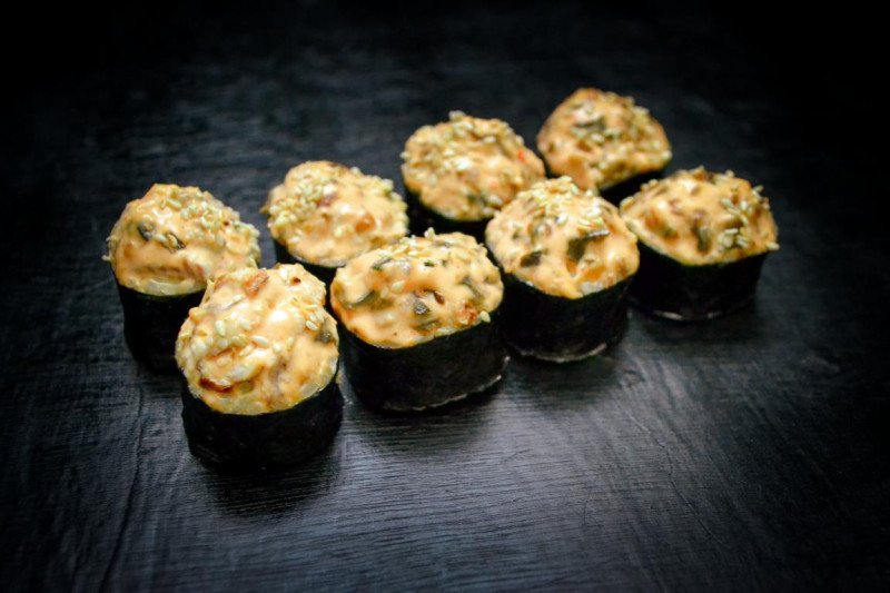 Спайси-ролл с мидиями