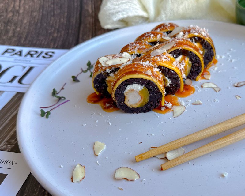 ролл Шримп с креветкой и манго